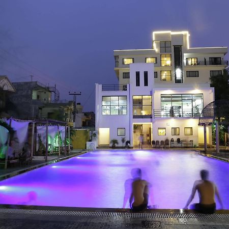 Club Denovo Hotel Butwal Exterior photo